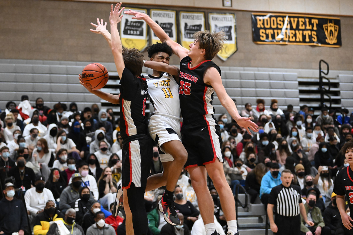 Roosevelt North Medford boys basketball Leon Neuschwander 43